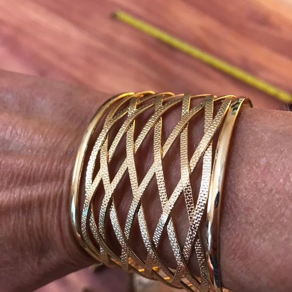 Nw/oT Unbranded Goldtone Lattice Cuff Bracelet - Picture 6 of 6